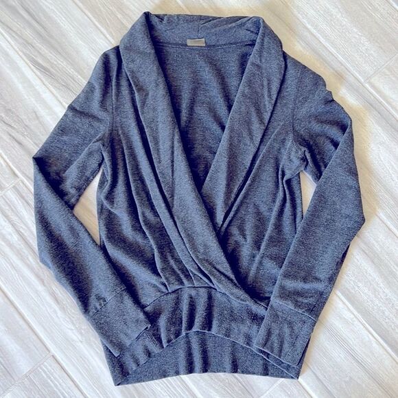 Karma Activewear Grey Long Sleeve Cardigan With Open Neckline Size Small - Picture 1 of 4